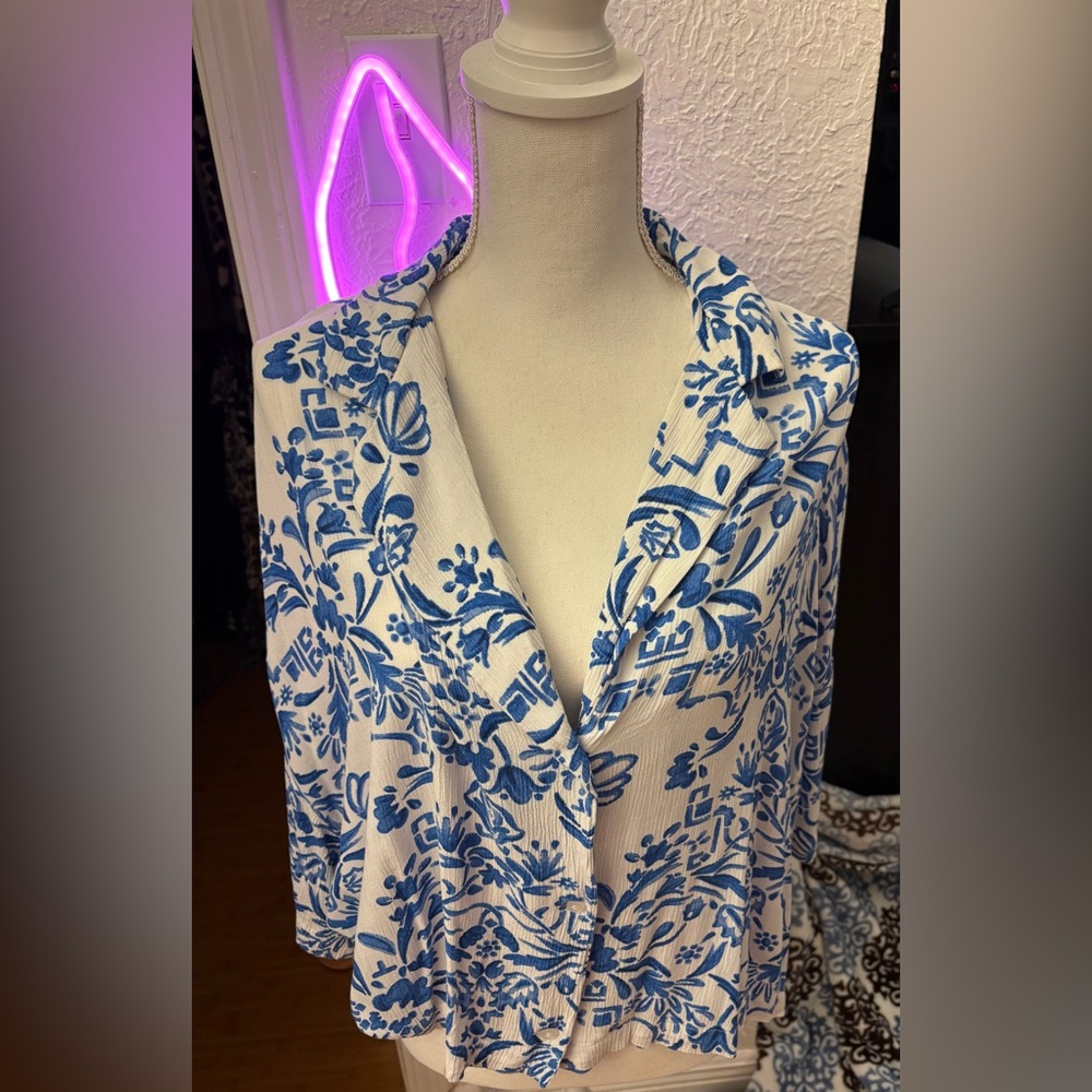 H&M White Top with Blue Floral Print